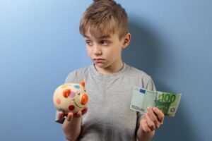 consejos-basicos-de-economia-para-ninos-aprende-como-administrar-tu-dinero-desde-temprana-edad